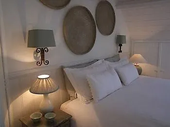 Daire Guesthouse Dijver - Serene Escape In The Heart Of Historic Brugge