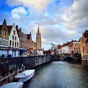 Guesthouse Dijver - Serene Escape In The Heart Of Historic Brugge 0*,